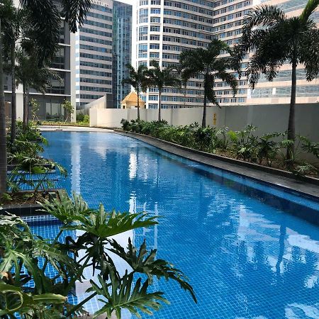 37Z One Eastwood Avenue Apartamento Manila Exterior foto